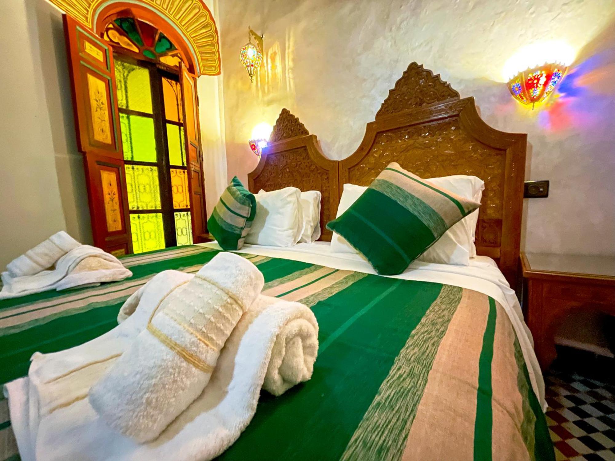 Riad Dar El Ouedghiri Fes Exterior photo