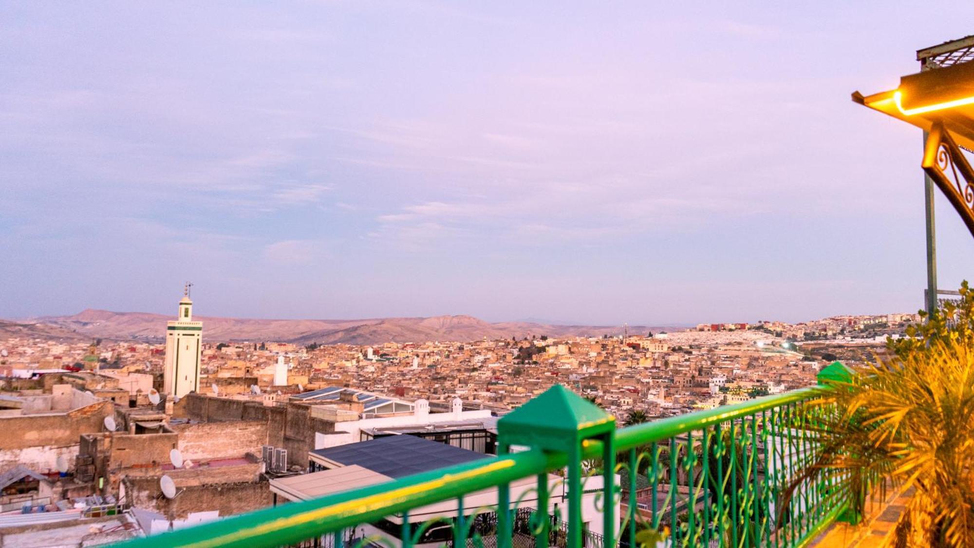 Riad Dar El Ouedghiri Fes Exterior photo