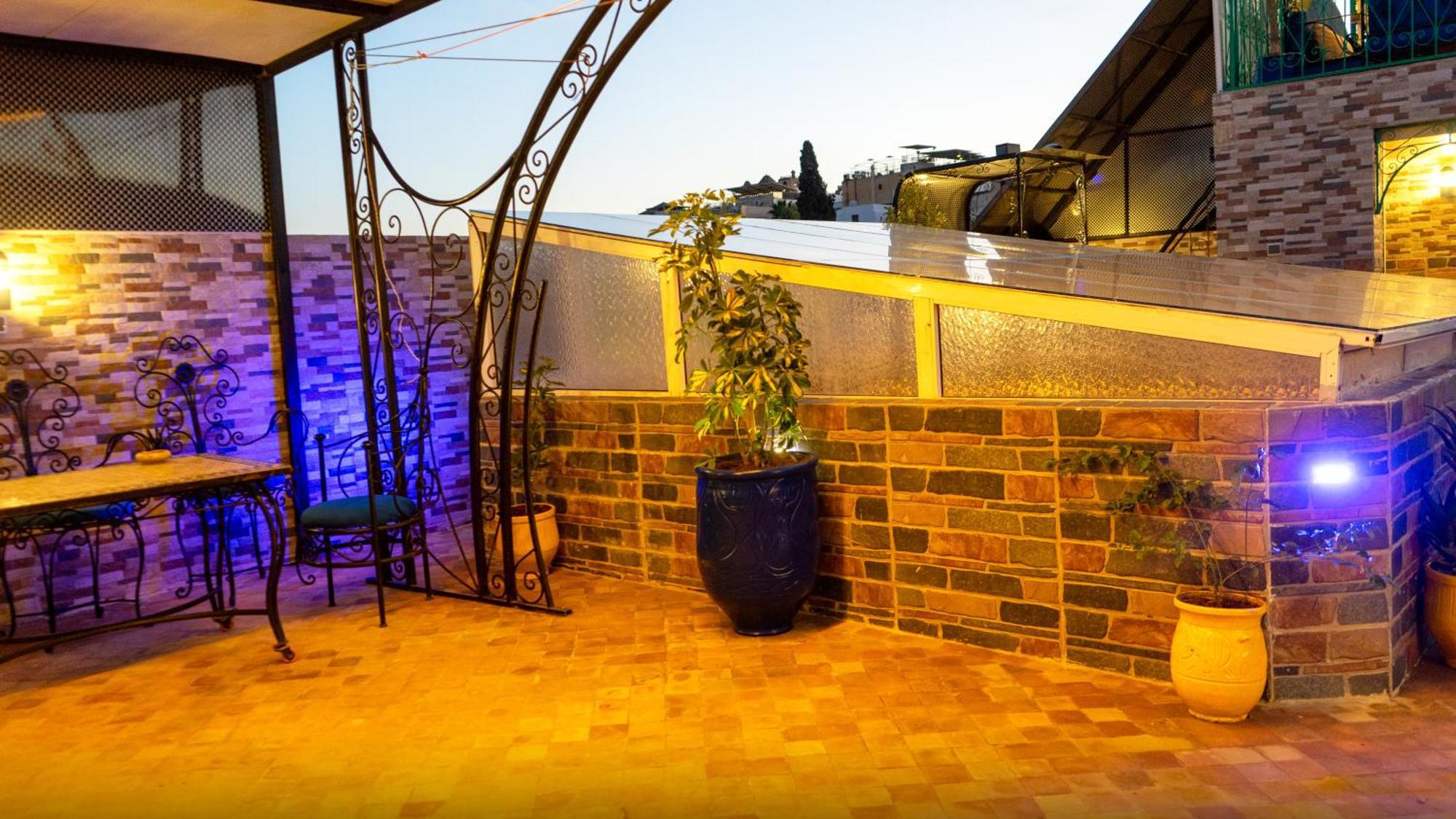 Riad Dar El Ouedghiri Fes Exterior photo