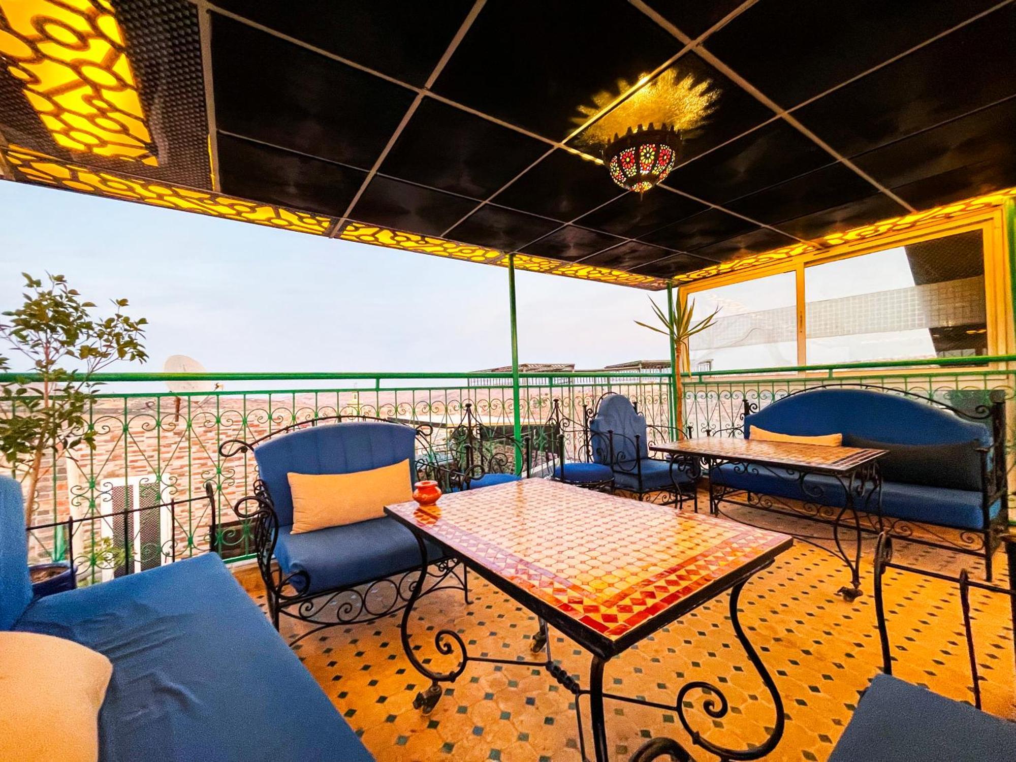 Riad Dar El Ouedghiri Fes Exterior photo