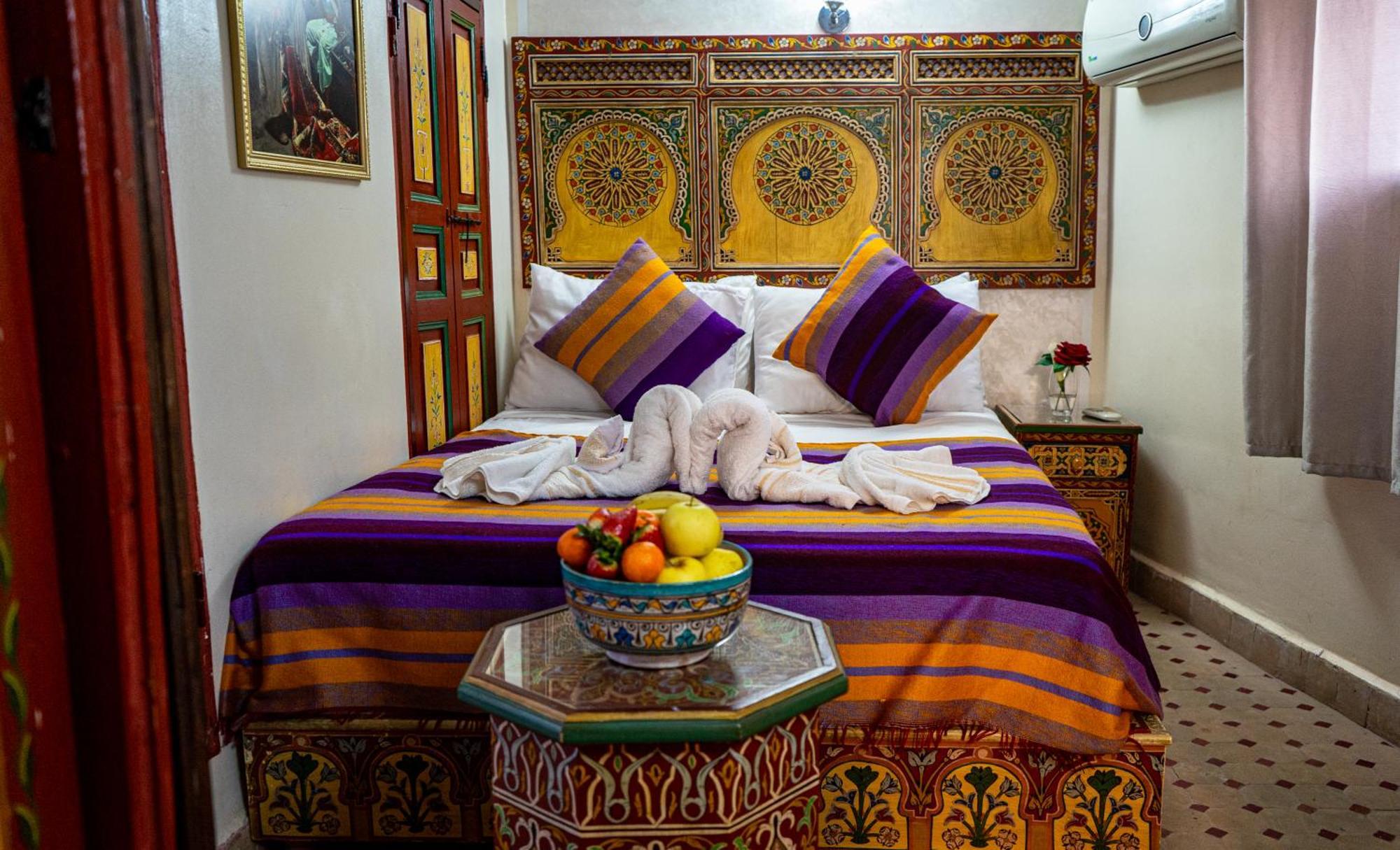 Riad Dar El Ouedghiri Fes Exterior photo