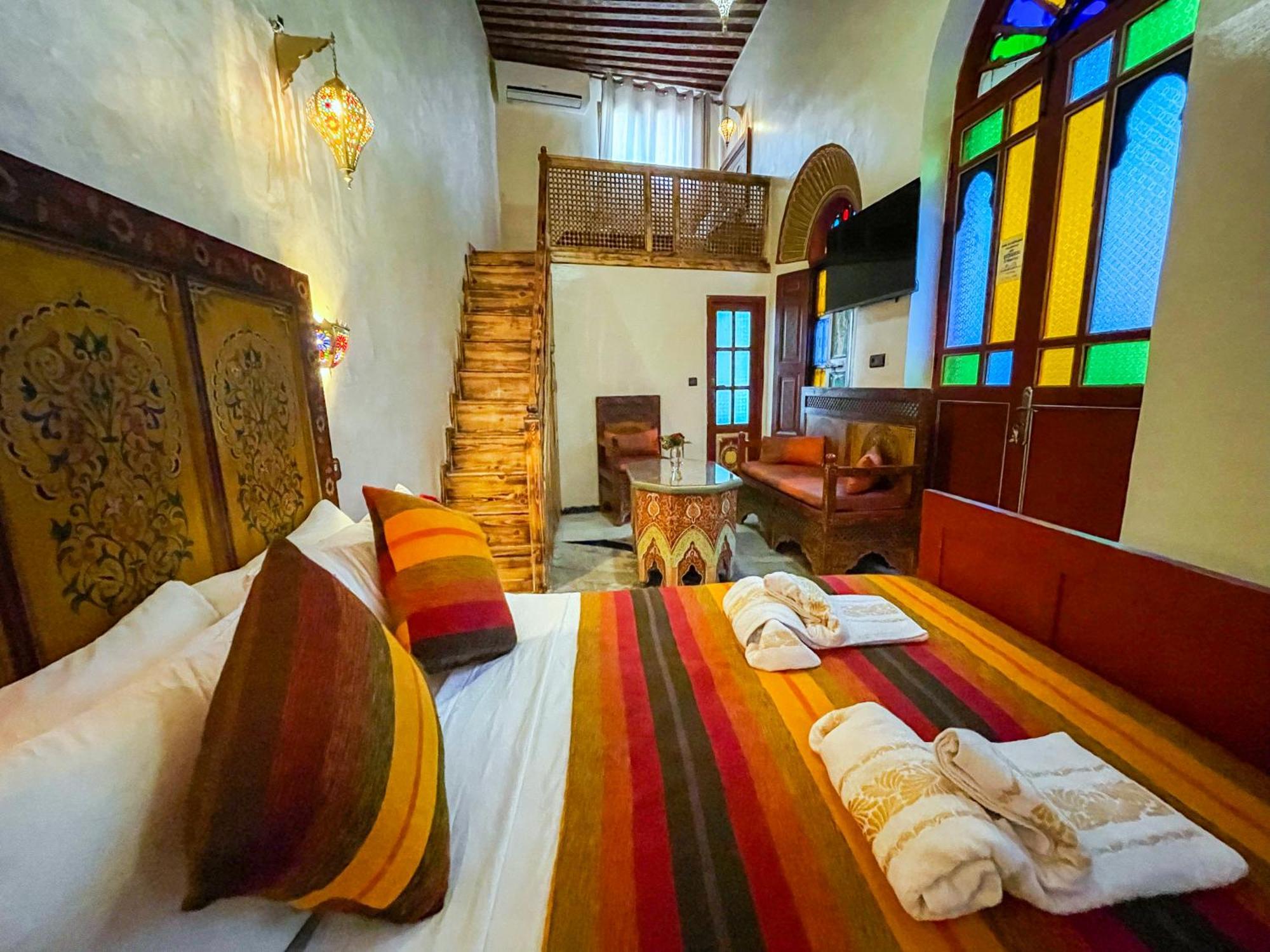 Riad Dar El Ouedghiri Fes Exterior photo