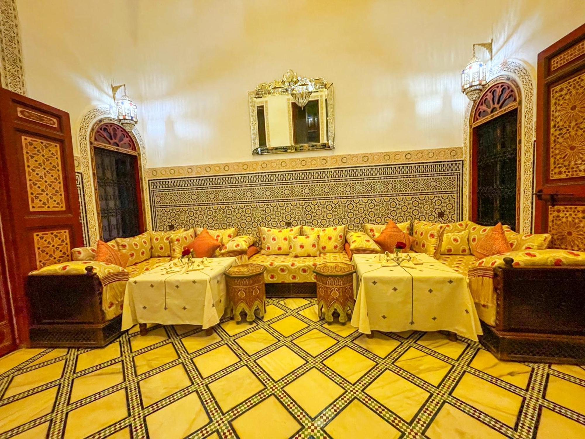 Riad Dar El Ouedghiri Fes Exterior photo