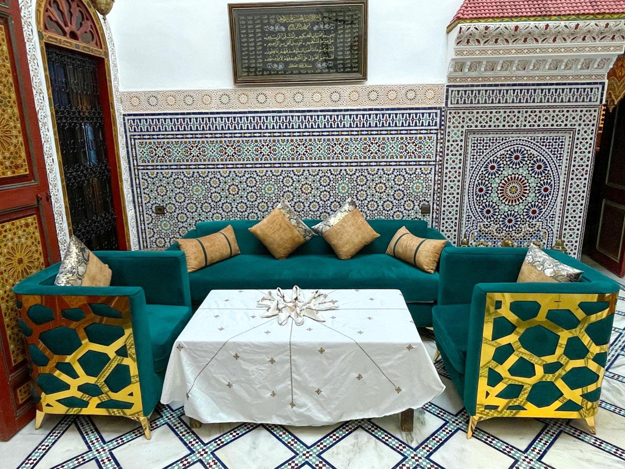 Riad Dar El Ouedghiri Fes Exterior photo
