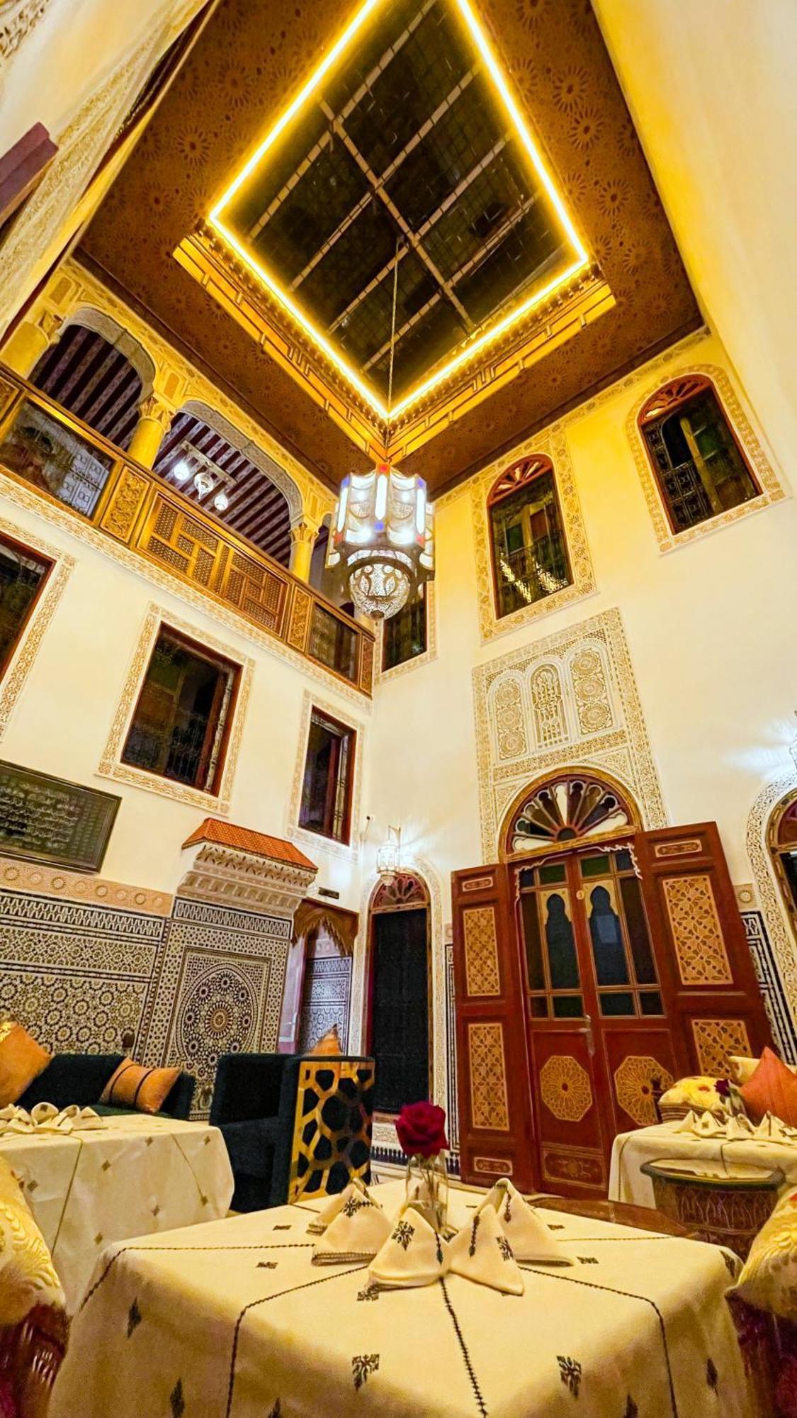 Riad Dar El Ouedghiri Fes Exterior photo